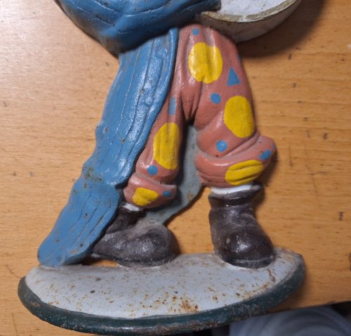 Fém, öntöttvas Vidámparki vagy bohóc társulat Bohócot ábrázoló kelléke 1930-1950-es évek, ritka