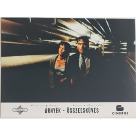   Árnyék-összeesküvés vitrinkép, filmfotó, 1997 Charlie Sheen, Linda Hamilton II.