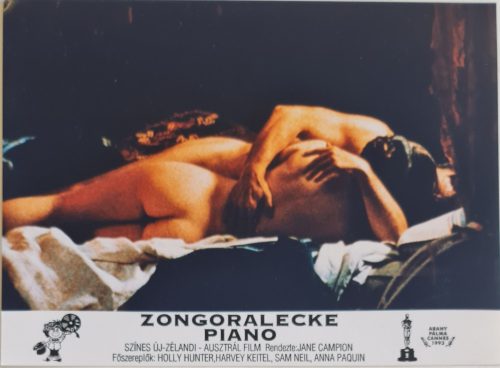 Zongoralecke vitrinkép, filmfotó, 1993