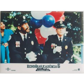   Rendőrakadémia VI., Az ostromlott város vitrinkép, filmfotó, 1989