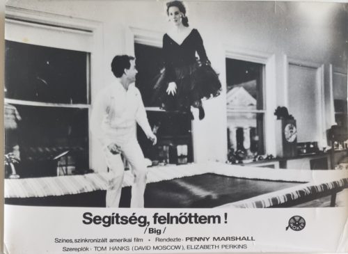 Segítség, felnőttem vitrinkép, filmfotó, 1988