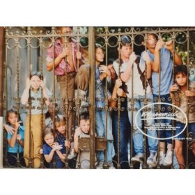   Iskolakerülők vitrinkép, filmfotó, 1989 (Eperjes Károly)