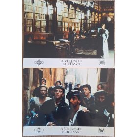 Velencei kurtizám, 2 db vitrinkép, filmfotó egyben, 1998
