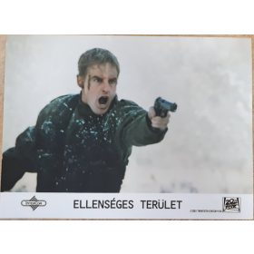 Ellenséges terület vitrinkép, filmfotó, 2001