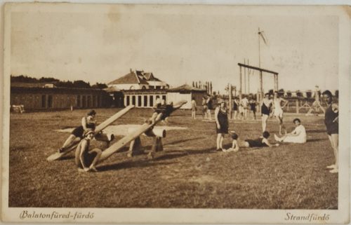 Balatonfüred képeslap 1930-as évek, strand játszótér