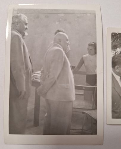 Eredeti fényképek 2 db.,Rákosi Mátyás, Hegyi Gyula, Keleti Ágnes Olimpikon,Farkas Mihály,Elek Ilona 1952 Tata