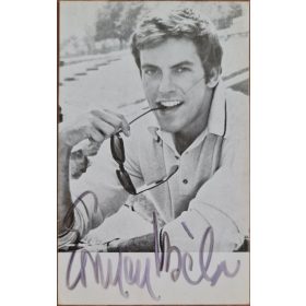 Ernyey Béla aláírása őt ábrázoló nyomaton