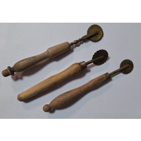 3 db. Antik tésztavágó részben réz és fa