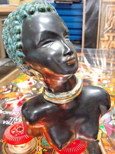 Izsépy Margit - Afrikai lány büsztje, afroamerikai lány, mázas kerámia szobor 1950-1960-as évek