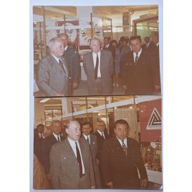   2 db. eredeti fénykép 1980-as évek, Kádár János, Losonczy Pál egy üzemben/gyárban