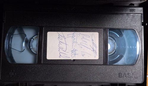 Akela rockzenekar Koncert VHS Farkasfarsang videókazetta 1994 a zenekar tagjaink aláírásával